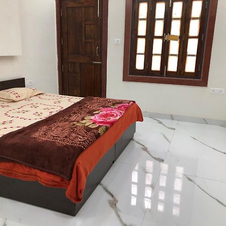 ורנאסי Ramaya Home Stay מראה חיצוני תמונה