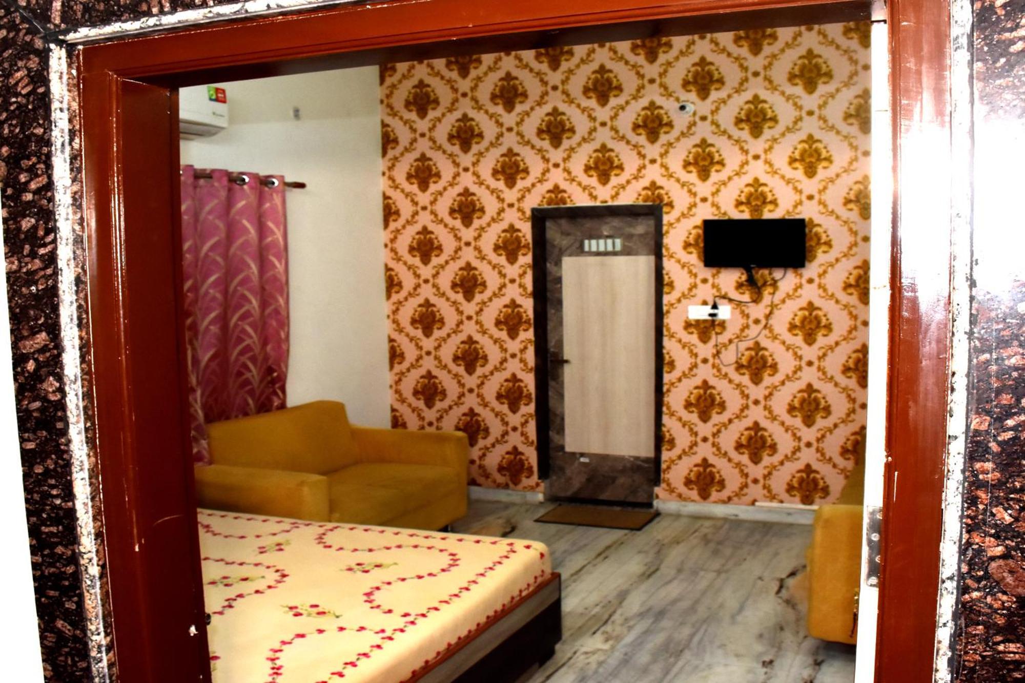 ורנאסי Ramaya Home Stay מראה חיצוני תמונה