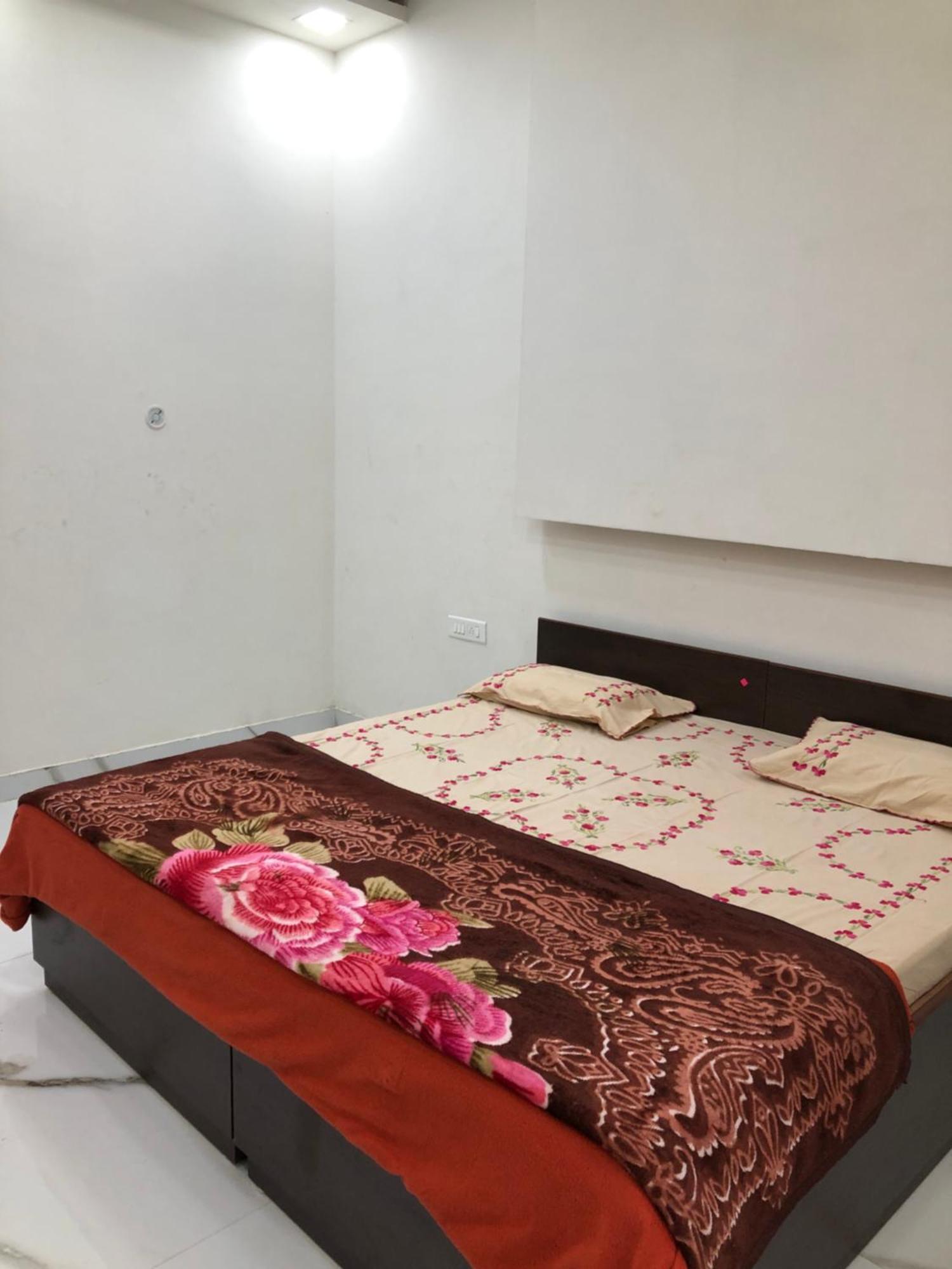 ורנאסי Ramaya Home Stay מראה חיצוני תמונה