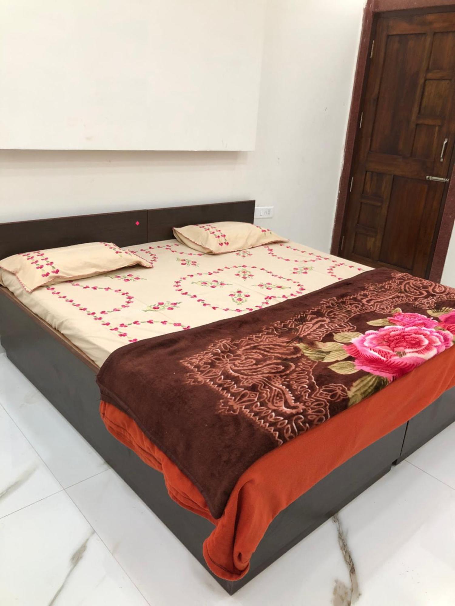 ורנאסי Ramaya Home Stay מראה חיצוני תמונה