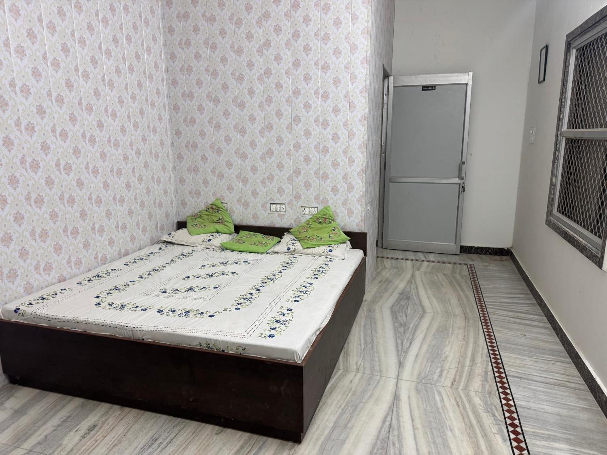ורנאסי Ramaya Home Stay מראה חיצוני תמונה